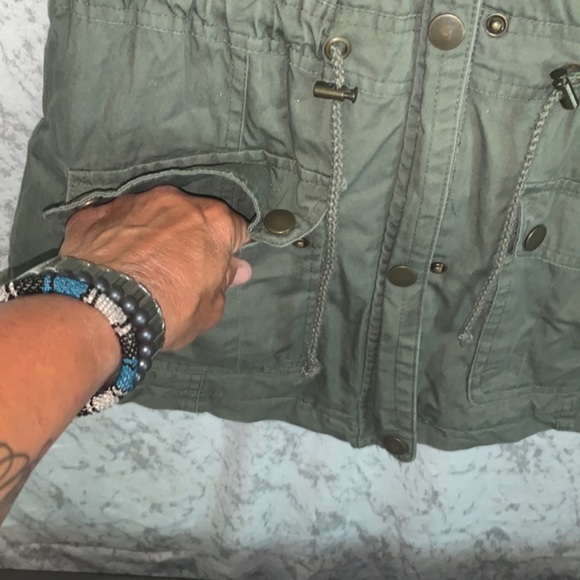 Olive Hooded Anorak Vest Sleeveless Sherpa Lined Womens Size Medium - Picture 2 of 9